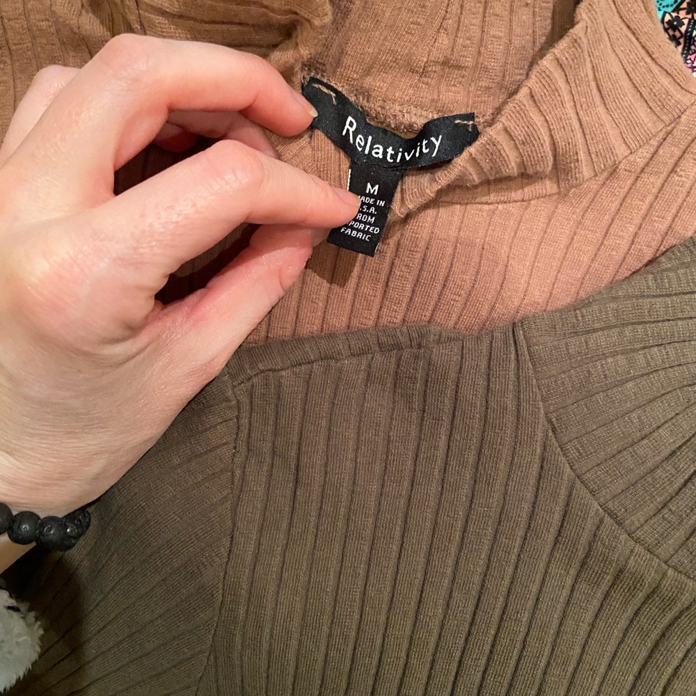 Turtle neck - Picture 2 of 3